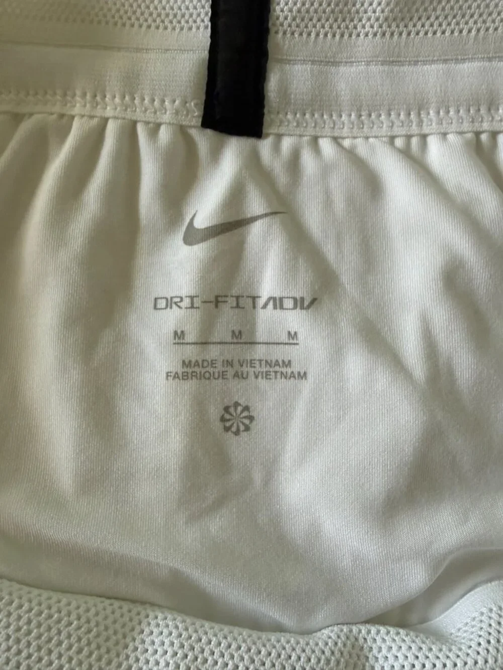Nike AeroSwift Women's Runnning Shorts - White, Medium (NWT)